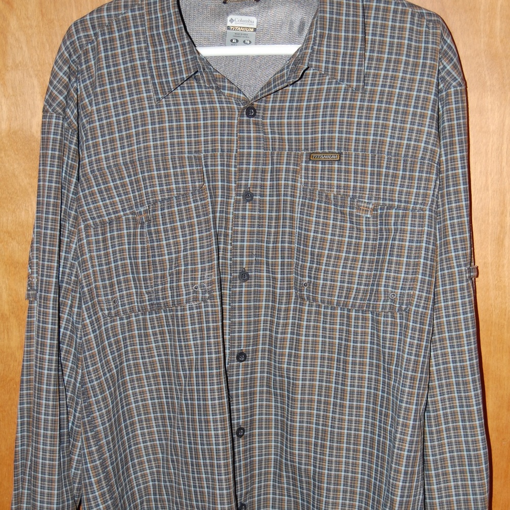Mens Columbia Titanium button down shirt